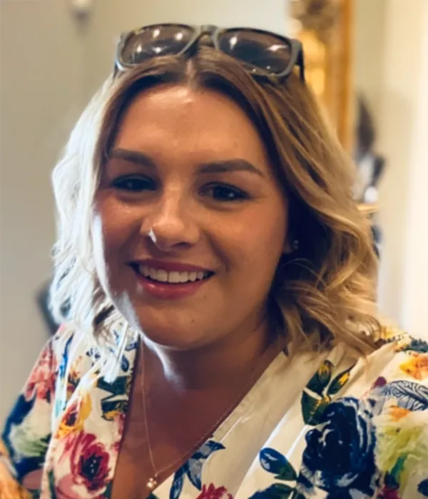 Elizabeth Hodge, Contact Centre Worker